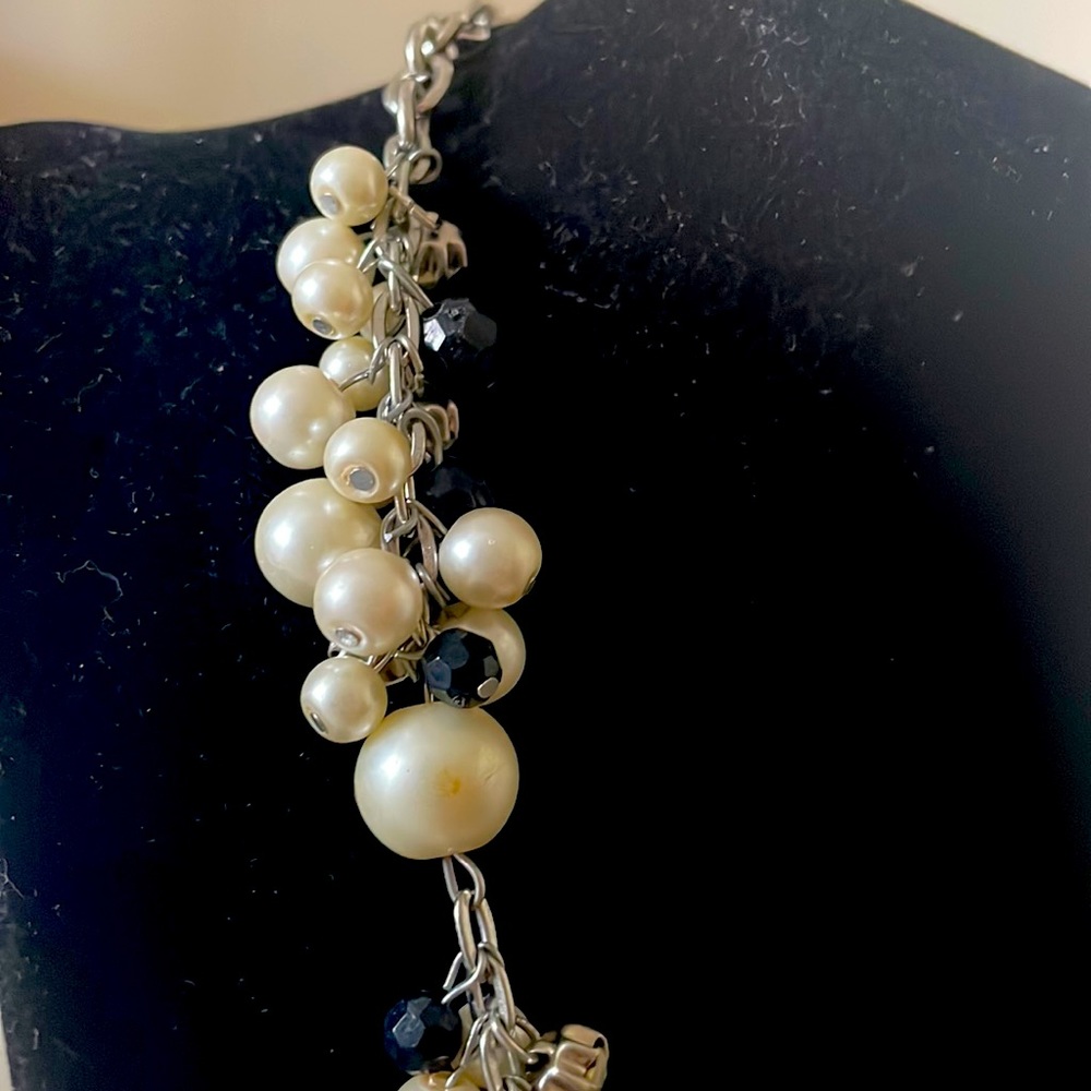 C ELEGANT PEARLS NECKLACE - Picture 2 of 6